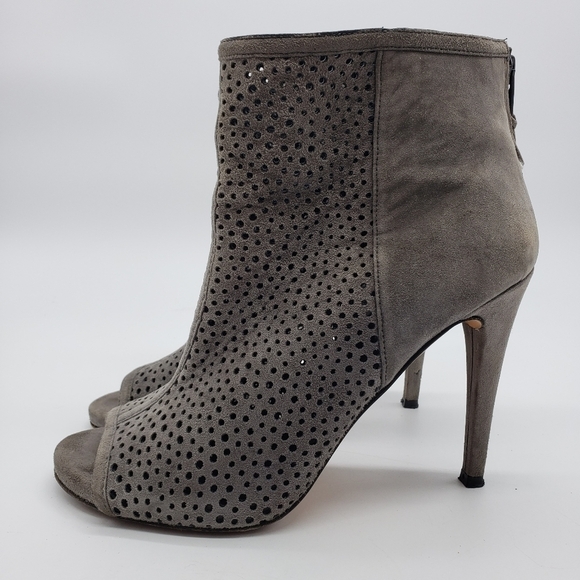 Stuart Weitzman Women US 8 Grey Heeled Bootie Suede Laser Cut Open Toe Heel Zip - Picture 7 of 13